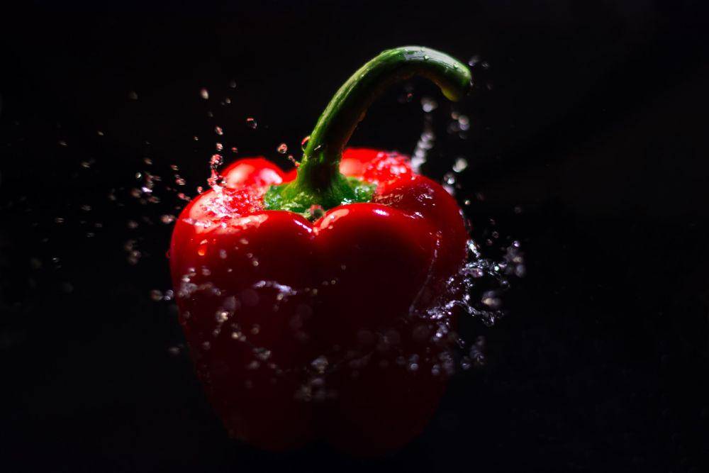 ilustrasi paprika (unsplash.com/@theocrazzolara)