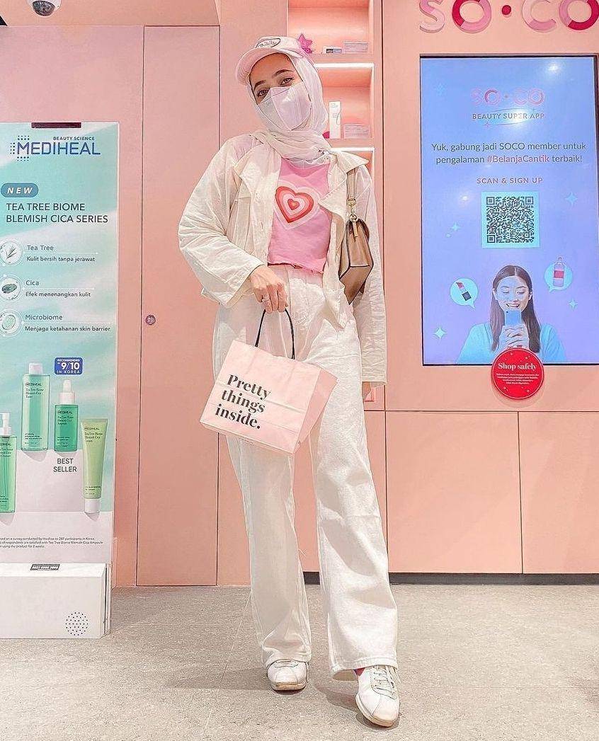 Ootd hijab ala Korea (instagram.com/veraniqueputrys)