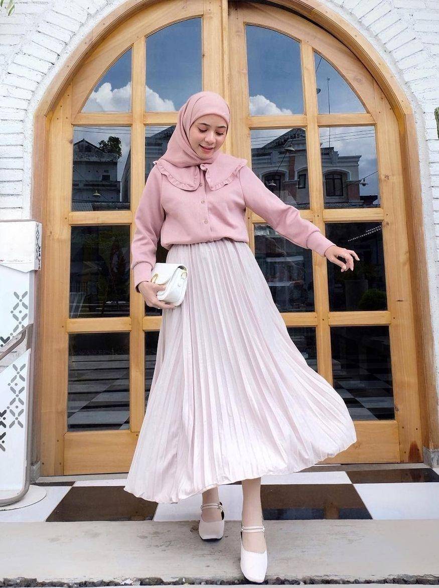 Ootd hijab ala Korea (instagram.com/veraniqueputrys)
