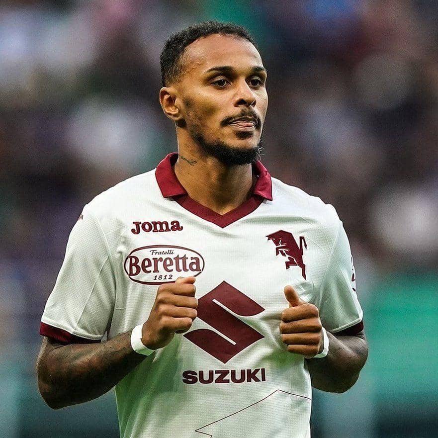 Valentino Lazaro (twitter.com/valentinolazaro)