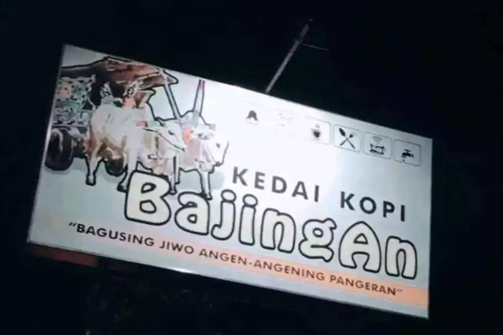 momen kocak di warung kopi (twitter.com/helowmad)