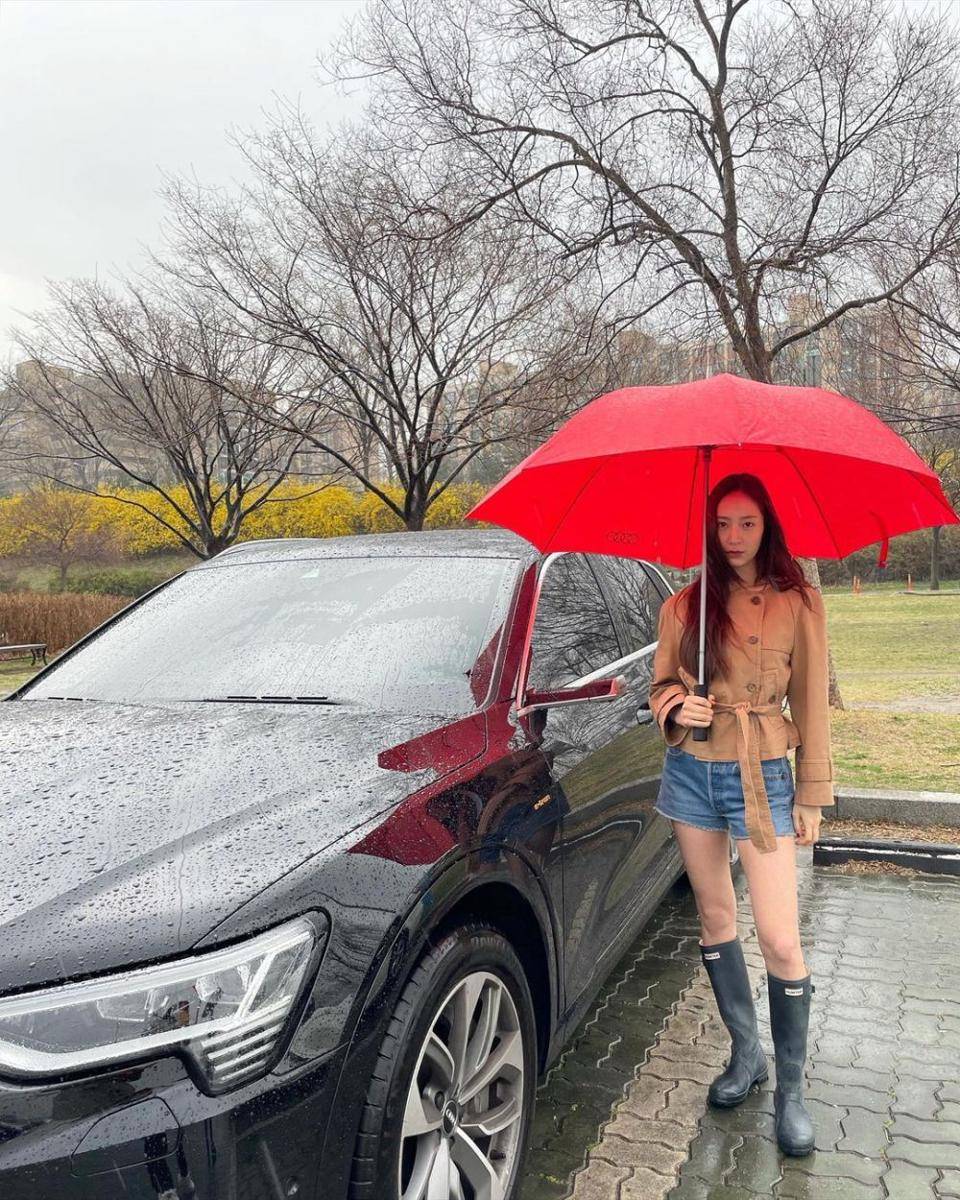 Krystal Jung (instagram.com/vousmevoyez)