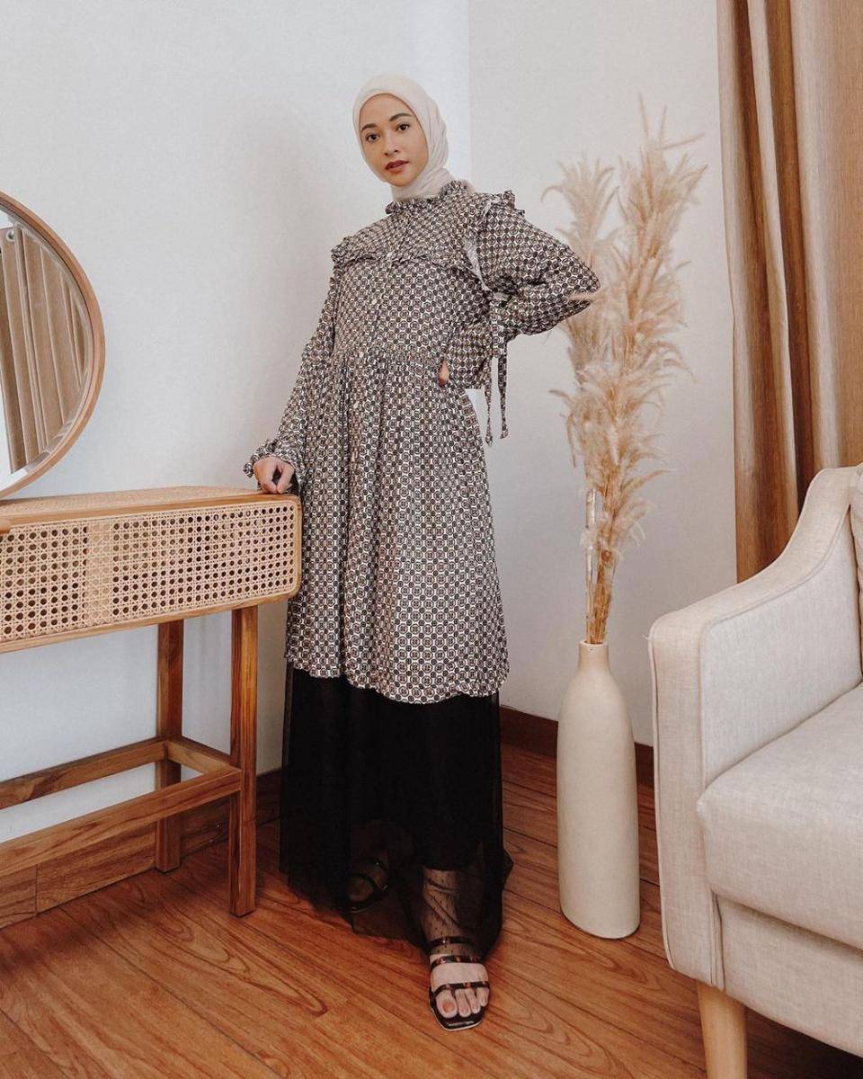 ide styling rok ala Poppy Bunga (instagram.com/poppybungariphat)