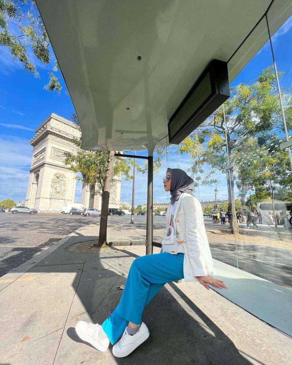 inspirasi OOTD liburan ala Poppy Bunga (instagram.com/poppybungariphat)