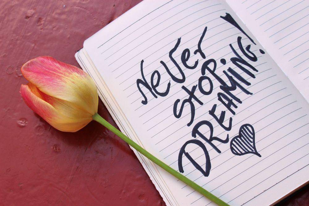 ilustrasi quote di catatan kecil (Pixabay.com/HeteroSapiens)