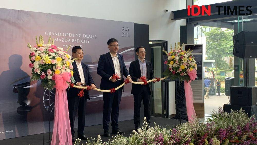 Prosesi peresmian dealer baru Mazda (IDN Times/Fadhliansyah)