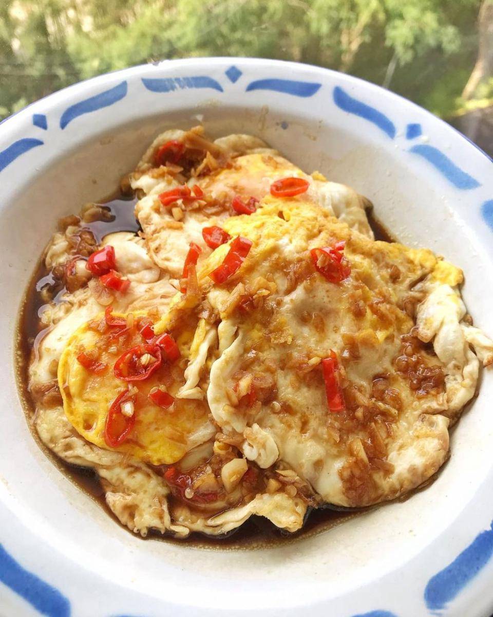 telur ceplok kecap (instagram.com/lina_dharmaputra)