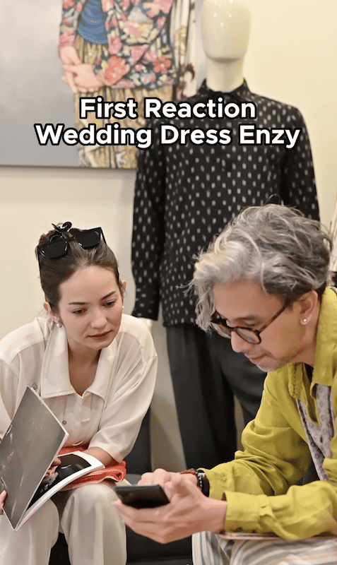 momen Enzy Storia perdana lihat kebaya pengantinnya (instagram.com/didietmaulana)