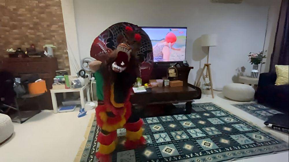 potret Kabay bermain barongan (instagram.com/kangferrymaryadi)