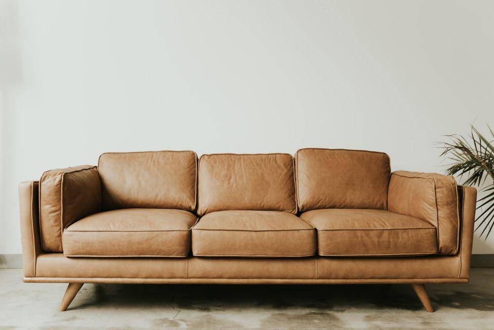 Sofa (unsplash.com/Paul Weaver)