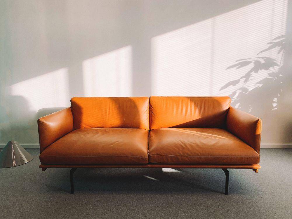 Sofa (pexels.com/Martin Péchy)
