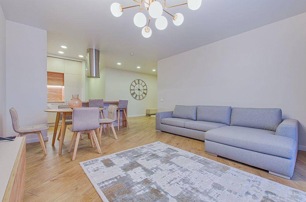 Sofa (pexels.com/Vecislavas Popa)