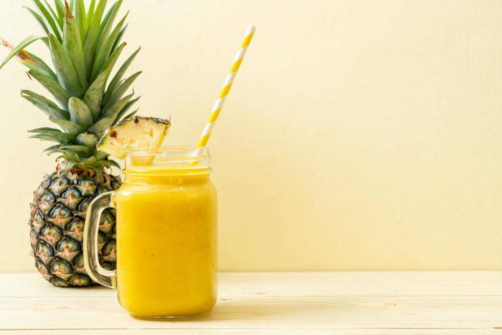 ilustrasi tropical sunshine smoothies (vecteezy.com/Natthapon Ngamnithiporn)