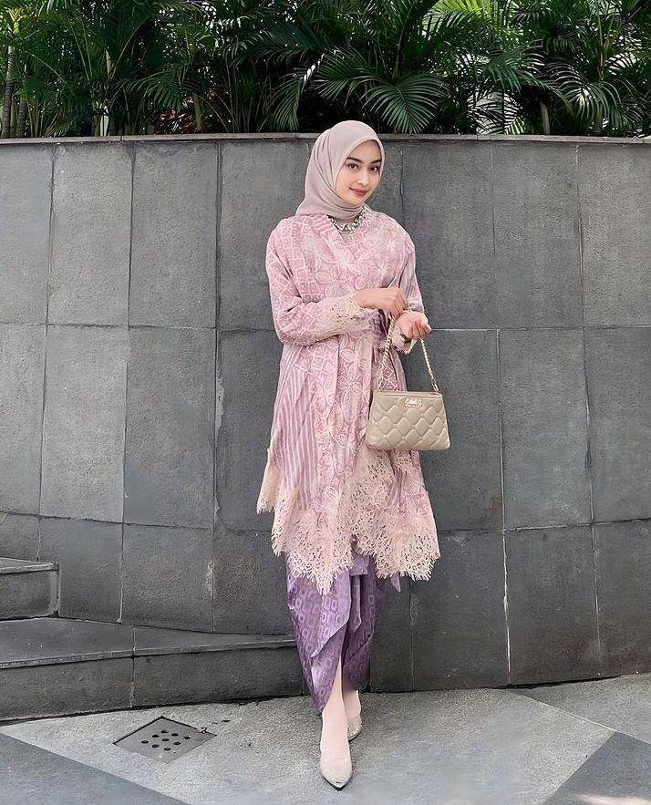 OOTD kondangan hijab (instagram.com/aaghniya_)