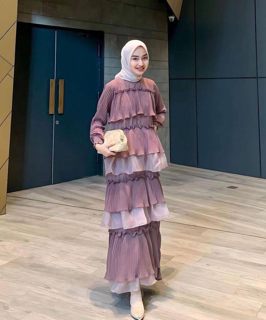 OOTD kondangan hijab (instagram.com/aaghniya_)