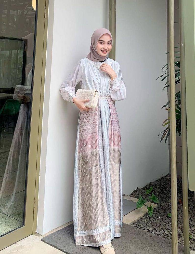 OOTD kondangan hijab (instagram.com/aaghniya_)