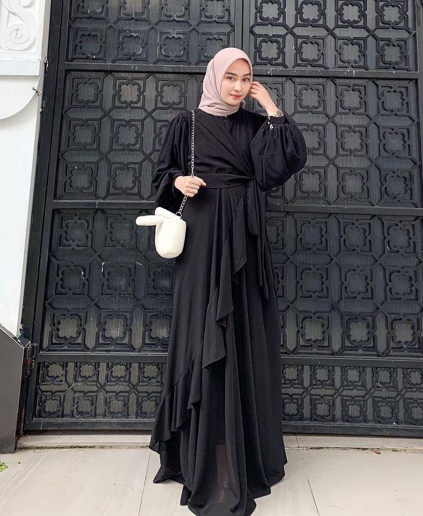 OOTD kondangan hijab (instagram.com/aaghniya_)