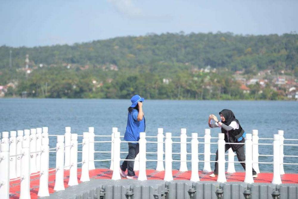 OJK Ingin Cuan Wisata Waduk Darma Tak Berhenti di Destinasi
