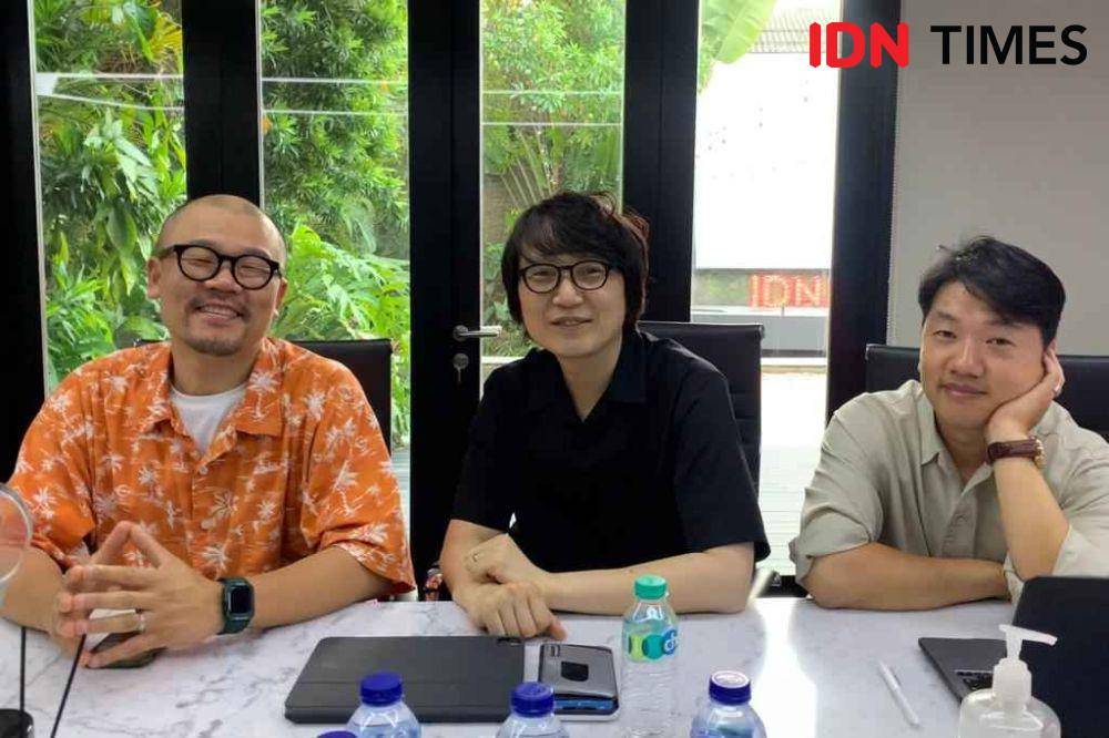 Min Junwon, Lim Jae Wan, dan Park Jin Hyuck di IDN Pictures pada Rabu (24/5/2023) (IDN Times/Rafifa Shabira)
