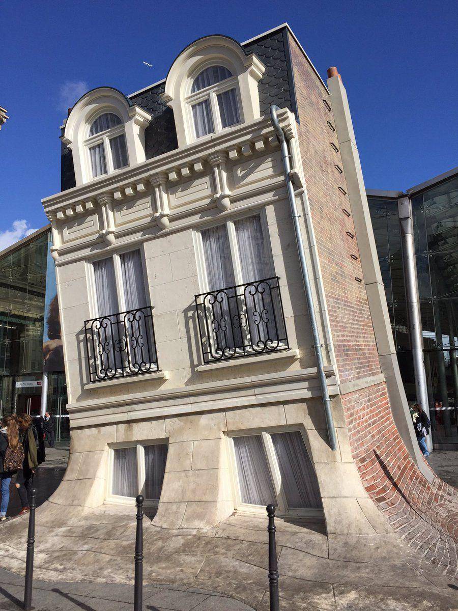potret hal unik di Paris (reddit.com/user/lilsnek_)