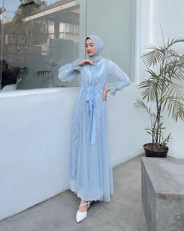 Outfit kondangan ala Ingrid Yulika (instagram.com/ingridyulikaa)