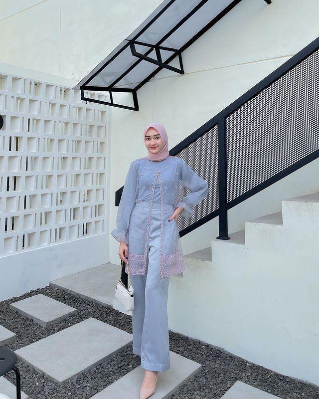 Outfit kondangan ala Ingrid Yulika (instagram.com/ingridyulikaa)
