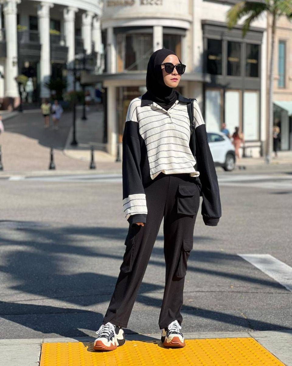 mix n match hijab street style ala artis (instagram.com/zaskiadyamecca)