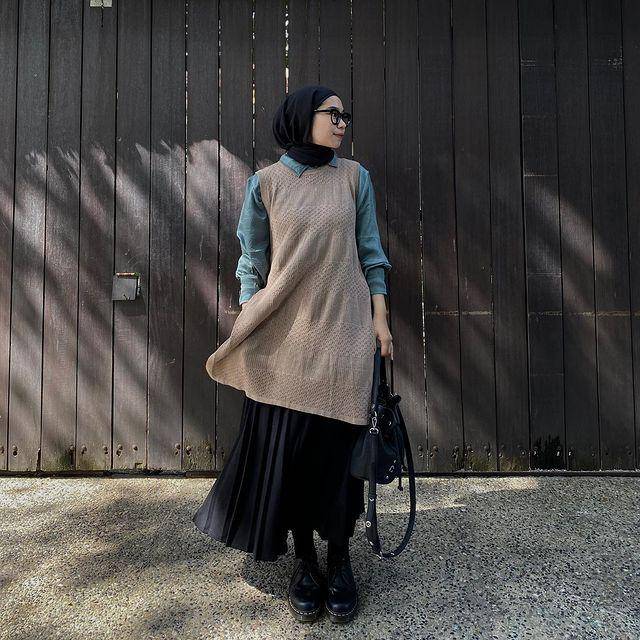 Gaya hijab edgy Fitri Hasiani (instagram.com/_kakpit)