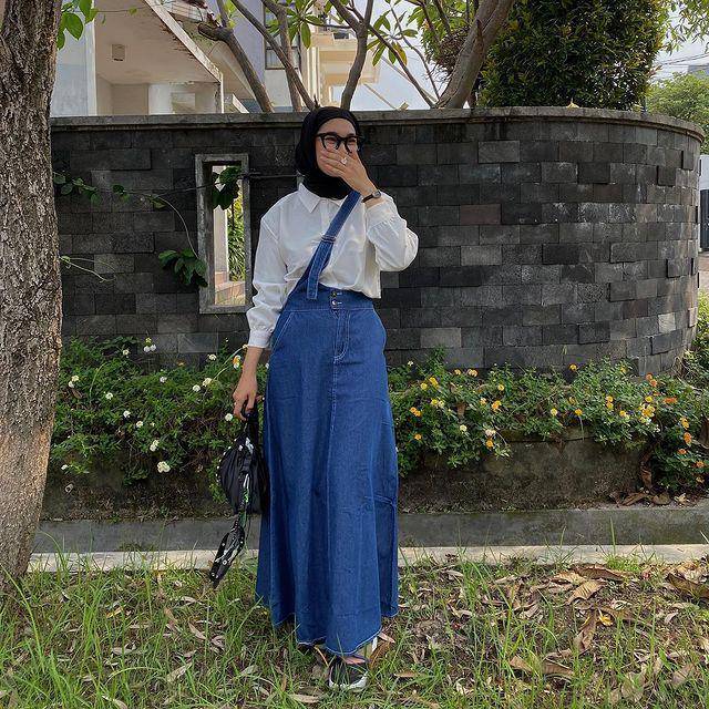 Gaya hijab edgy Fitri Hasiani (instagram.com/_kakpit)
