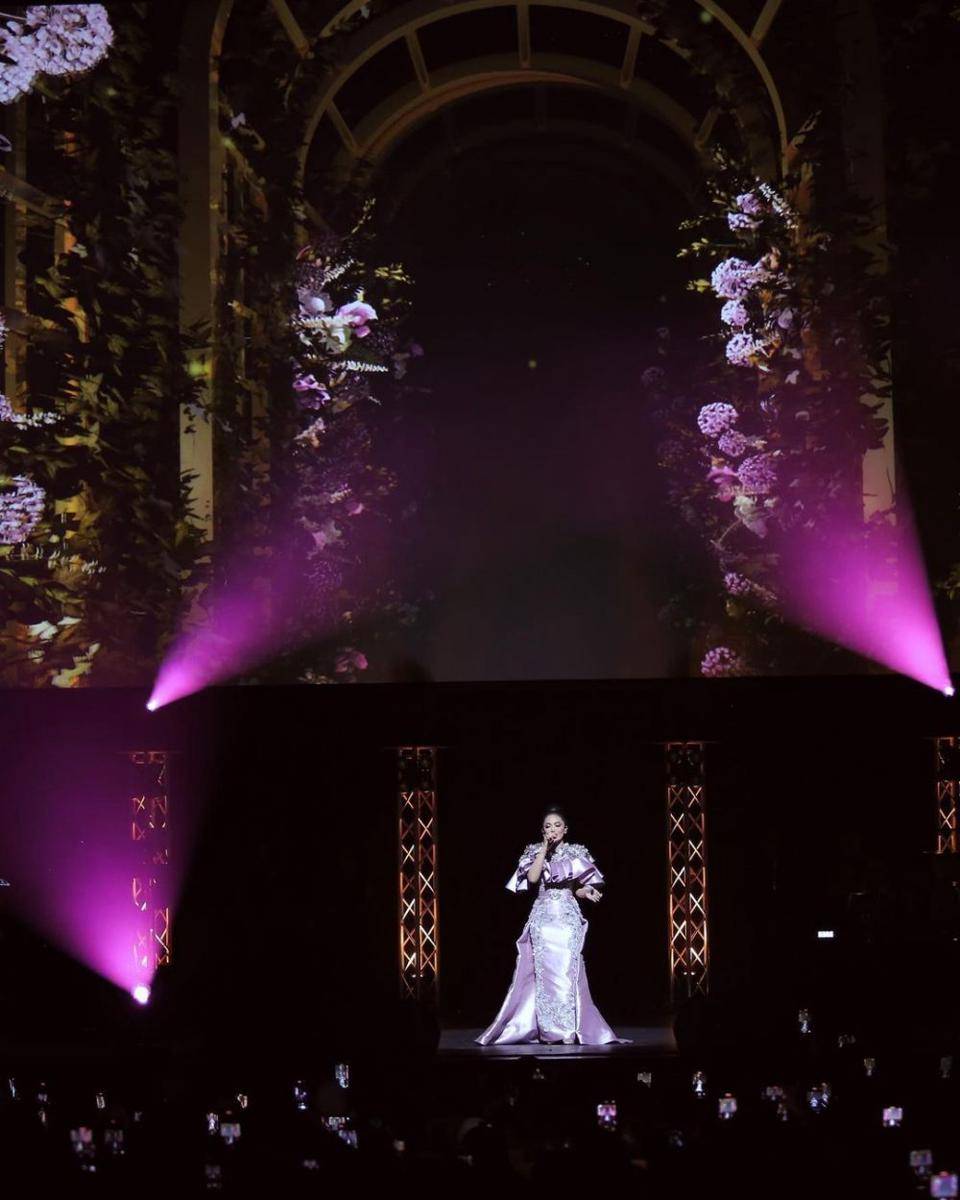 momen konser Krisdayanti di Singapura (instagram.com/krisdayantilemos)