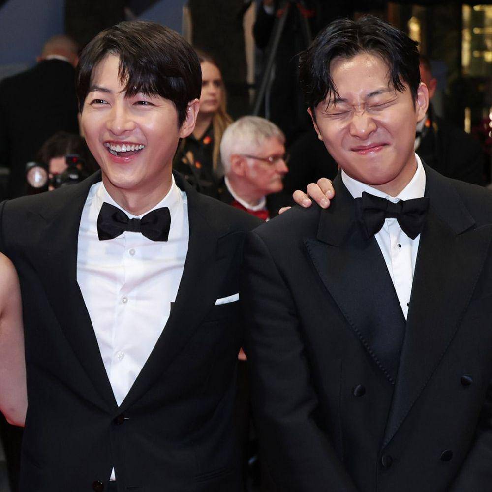 Song Joong Ki dan Hong Xa Bin di Cannes Film Festival 2023 (instagram.com/plusm_entertainment)