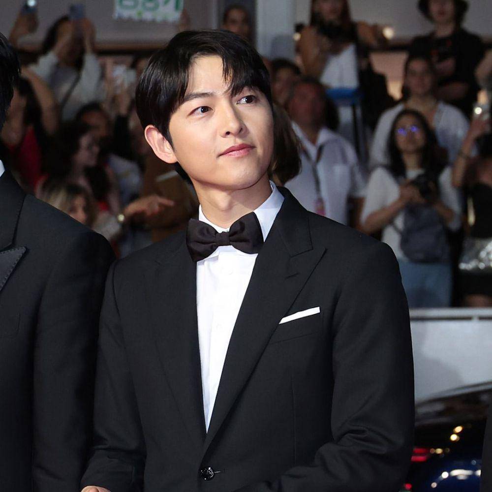 Song Joong Ki di Cannes Film Festival 2023 (instagram.com/plusm_entertainment)