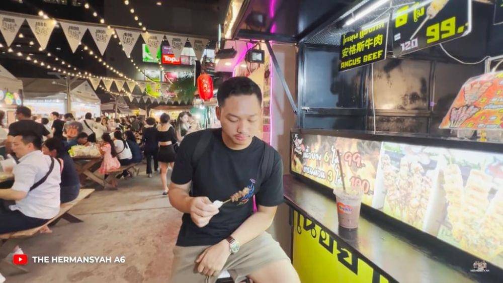 Ashanty dan Anang street food di Thailand (YouTube.com/The Hermansyah A6)