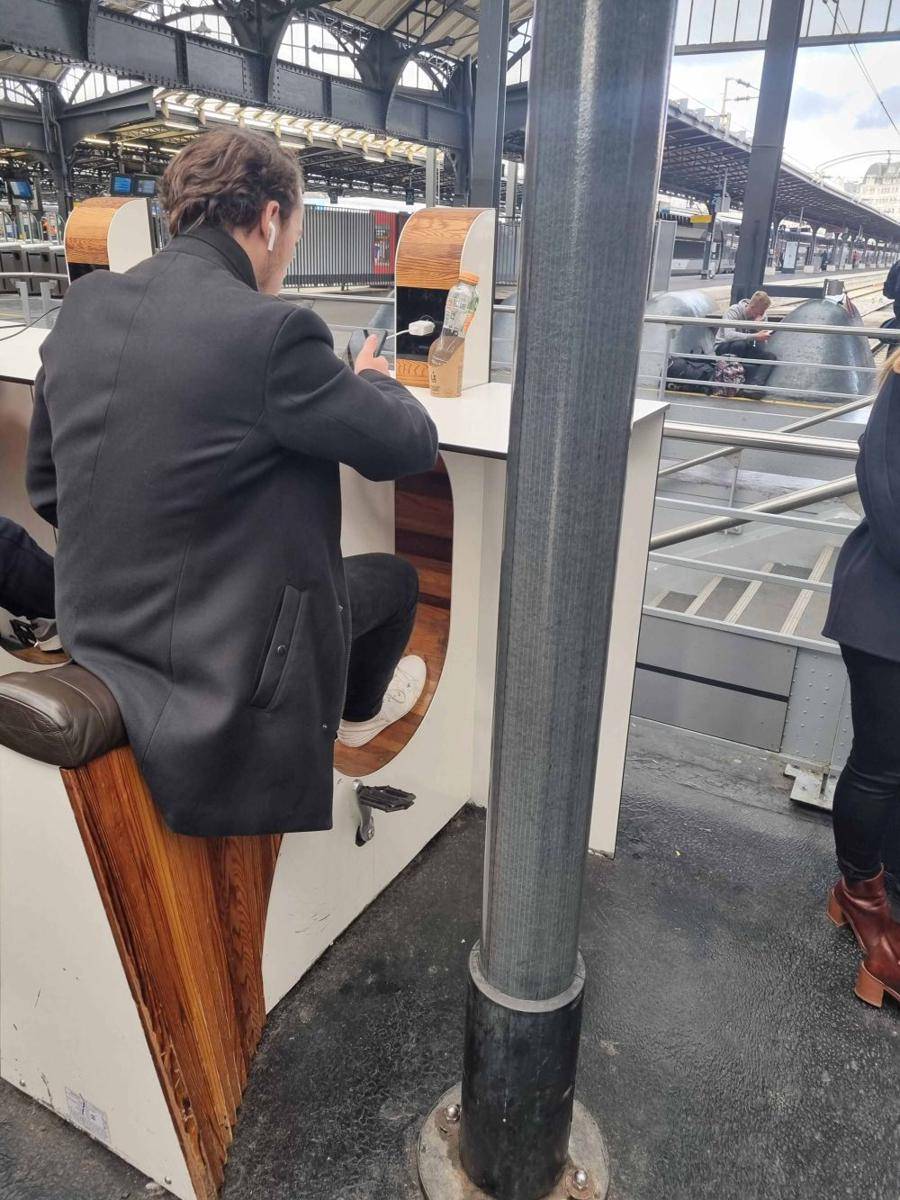 potret hal unik di Paris (reddit.com/user/Aye-Laddie)