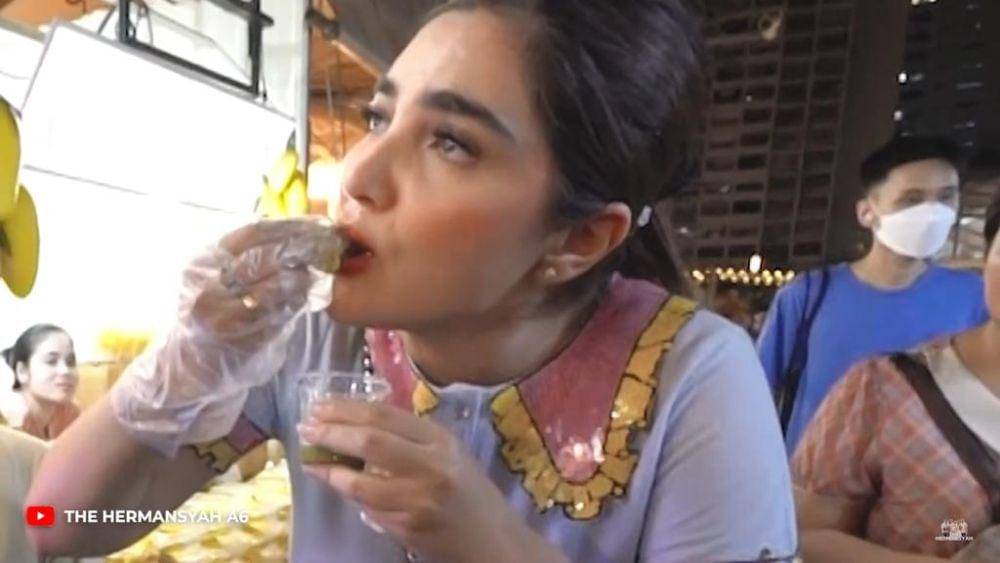 Ashanty dan Anang street food di Thailand (YouTube.com/The Hermansyah A6)