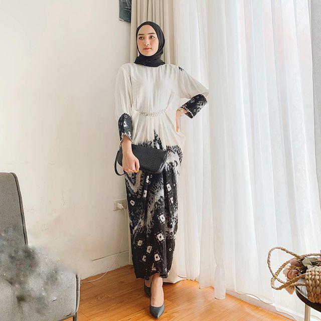 Outfit kondangan ala Ingrid Yulika (instagram.com/ingridyulikaa)