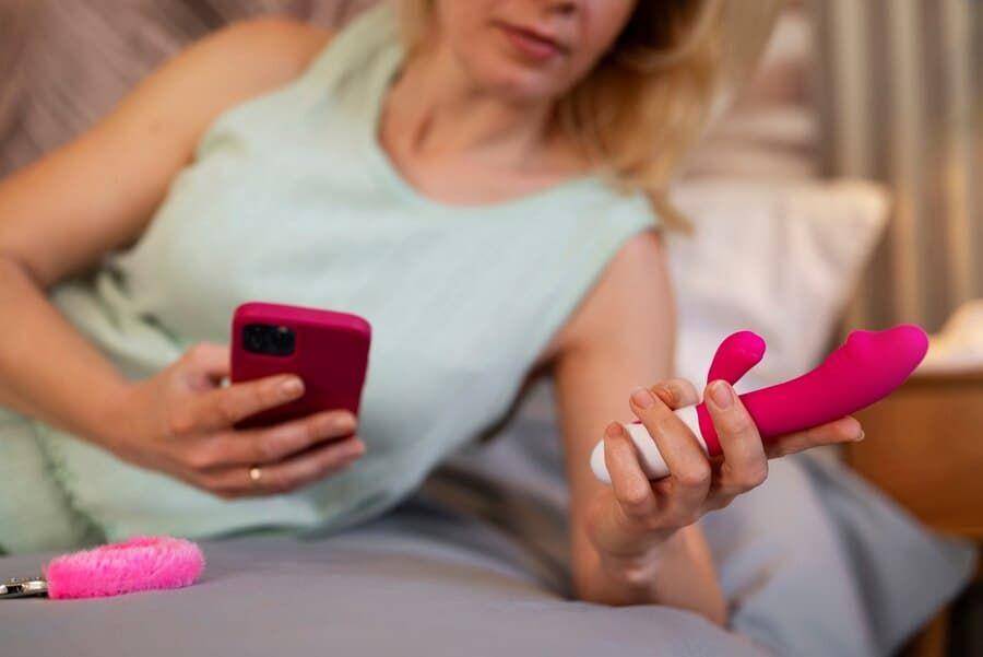 ilustrasi dildo (freepik.com/freepik)