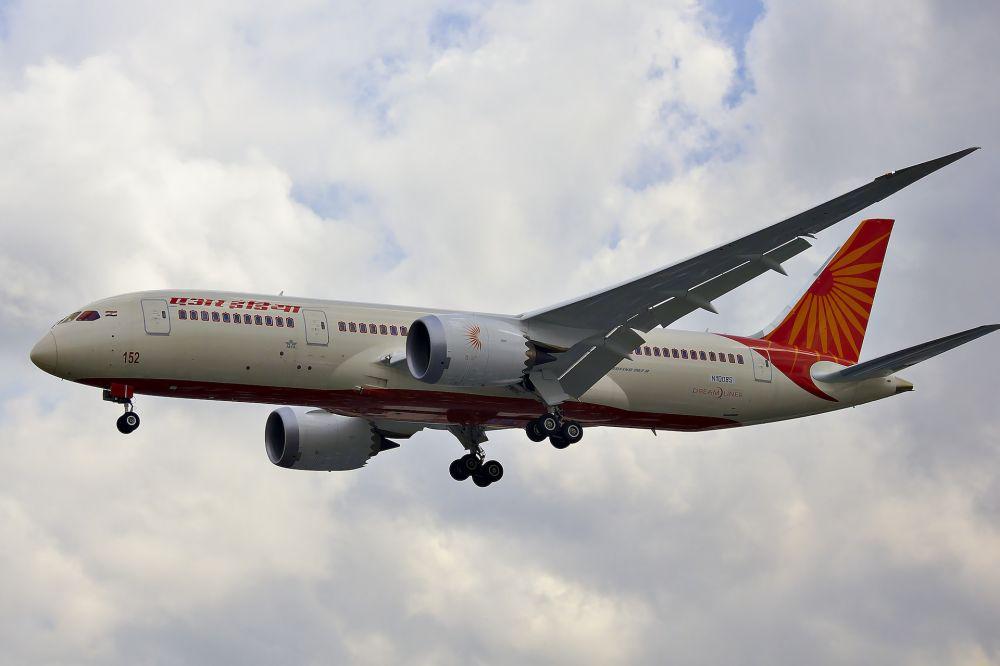 Jumlah Korban Pesawat Air India Jatuh: 1 Selamat, 241 Penumpang dan Awak Tewas, 5 Mahasiswa Tewas