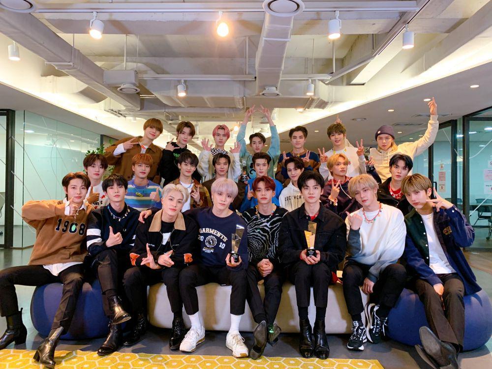 Kini Keluar, 10 Potret Kenangan Sungchan dan Shotaro Bareng NCT