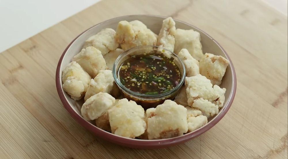 Cara Membuat Tahu Aci Krispi Kuah Gejrot yang Renyah