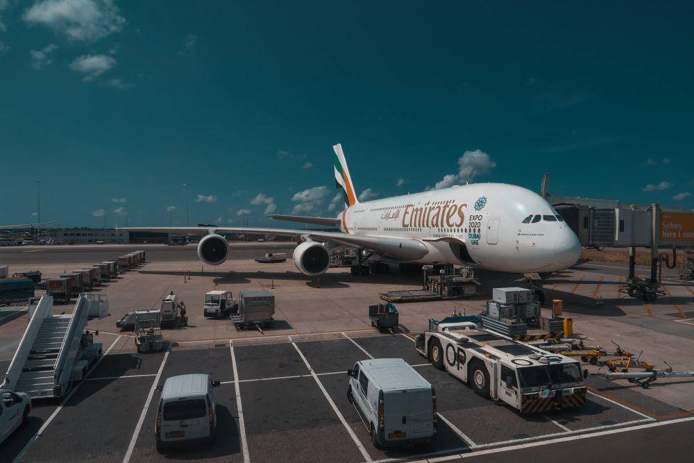 ilustrasi maskapai Emirates (unsplash.com/mike_van_den_bos)