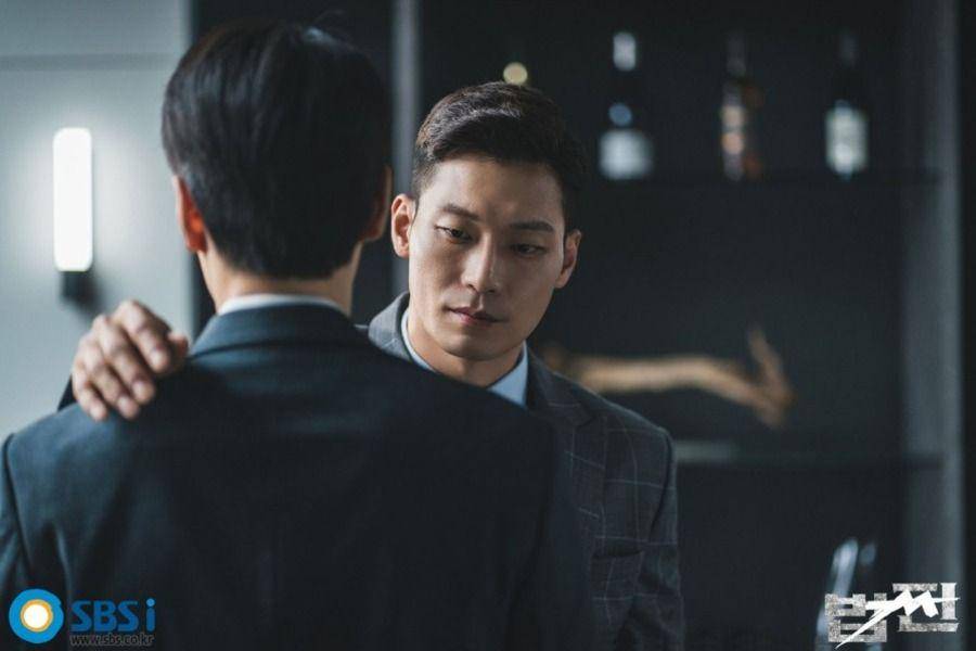 Park Hoon di Payback: Money and Power (dok. SBS/Payback: Money and Power)