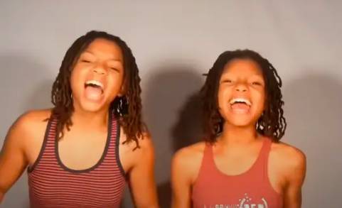 Halle Bailey dan Chloe Bailey yang mengawali karier musik dari cover lagu di YouTube (YouTube.com/ChloexHalle)
