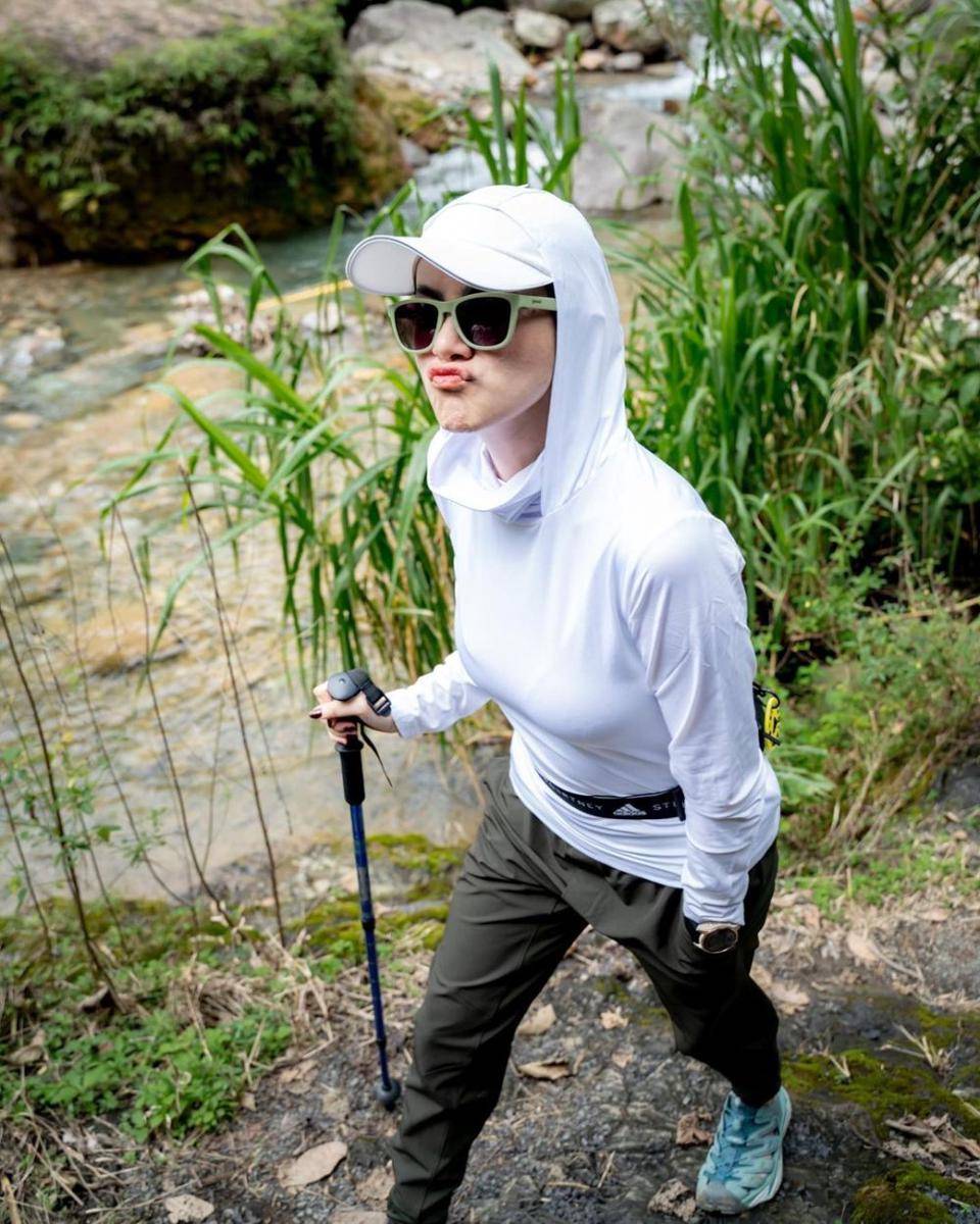potret Olla Ramlan tracking di curug (instagram.com/ollaramlan)