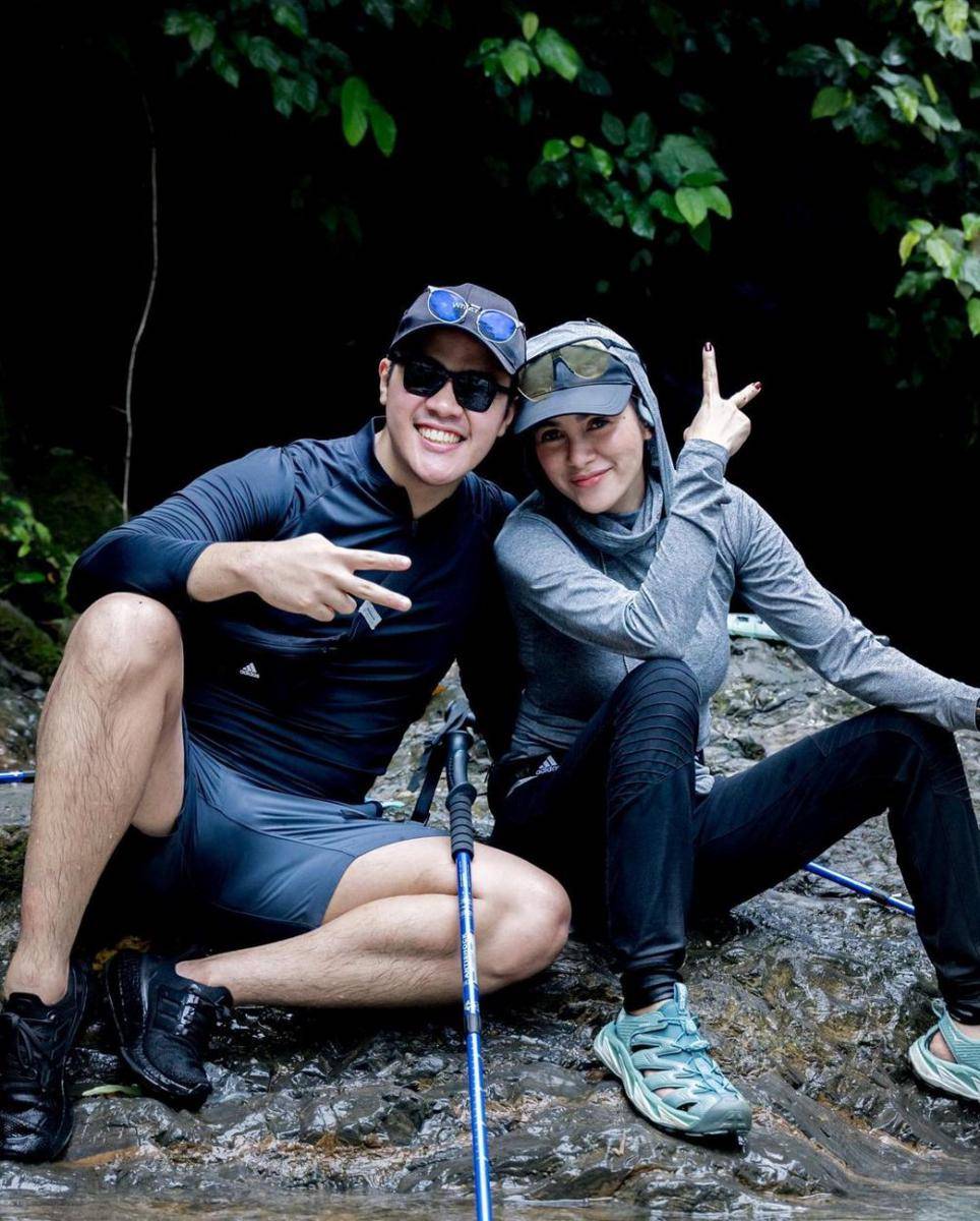 potret Olla Ramlan tracking di curug (instagram.com/ollaramlan)