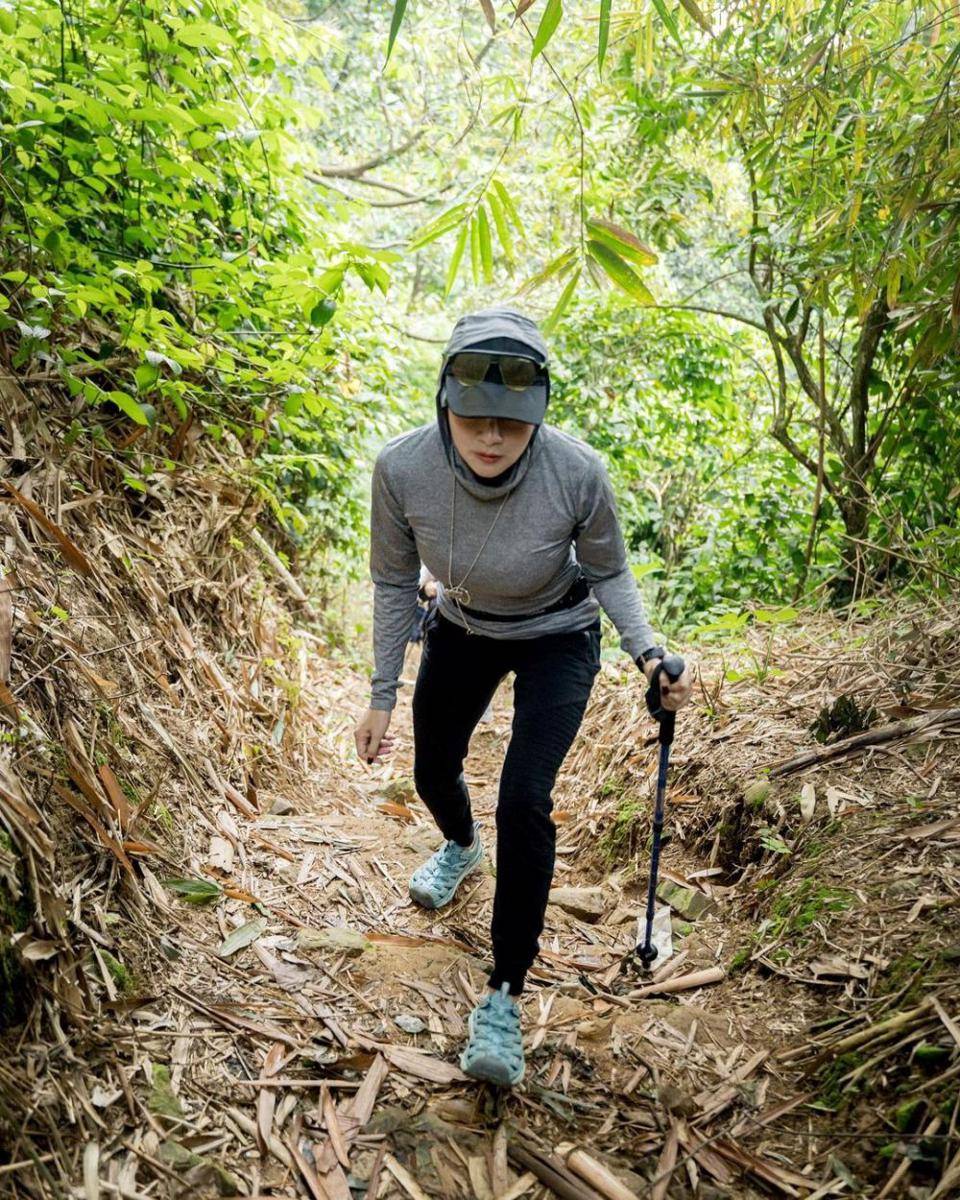 potret Olla Ramlan tracking di curug (instagram.com/ollaramlan)