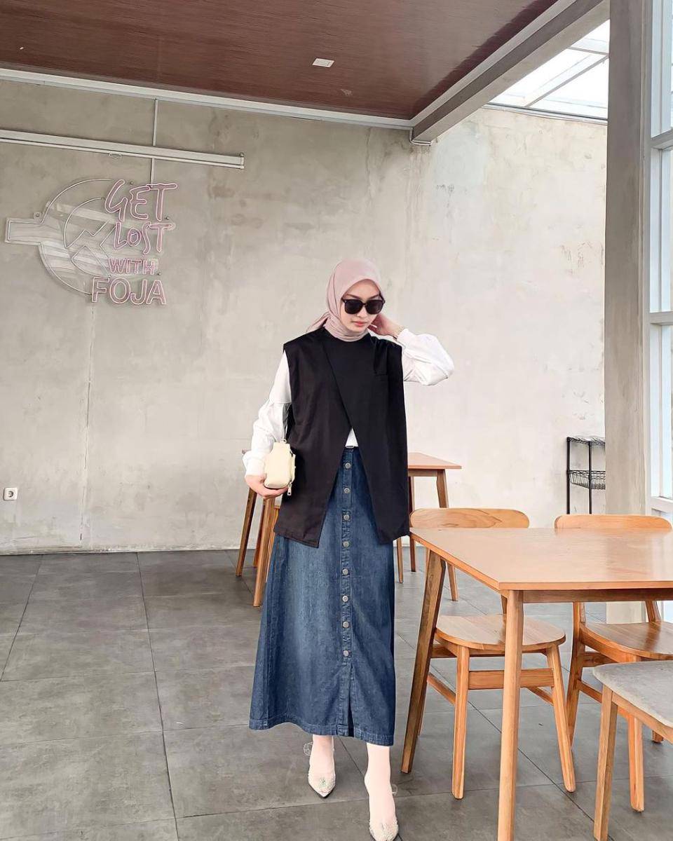 potret outfit ala Qolby Fithri Nuraghniya (instagram.com/aaghniya_)