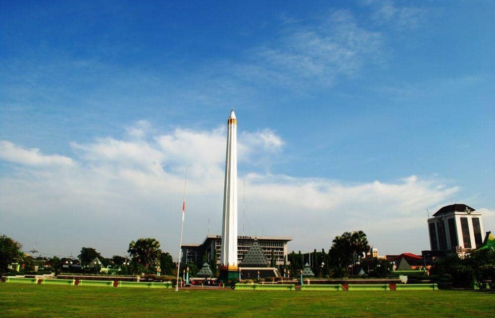 ilustrasi Tugu Pahlawan Surabaya (wikimedia.org/sbamueller)