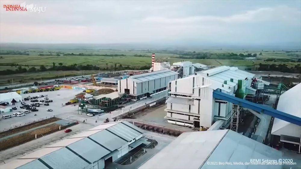 Groundbreaking pembangunan pabrik sel baterai kendaraan listrik (electric vehicle/EV) di Indonesia yang didanai Hyundai Motor Group dan LG Energy Solution. (youtube.com/Sekretariat Presiden)