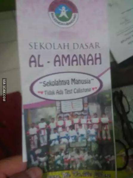 potret kocak spanduk sekolah (1cak.com/2549602)